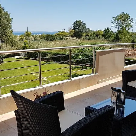 Iris By Rentalspro Services - Vilă *