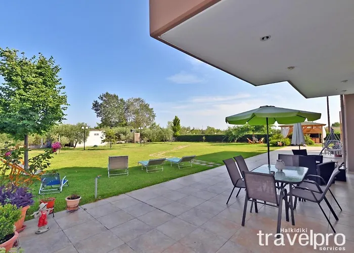 Iris By Rentalspro Services - Ágios Mámas